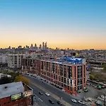 5 Mins To Old Town! Sleeps 4! With Rooftop Views!