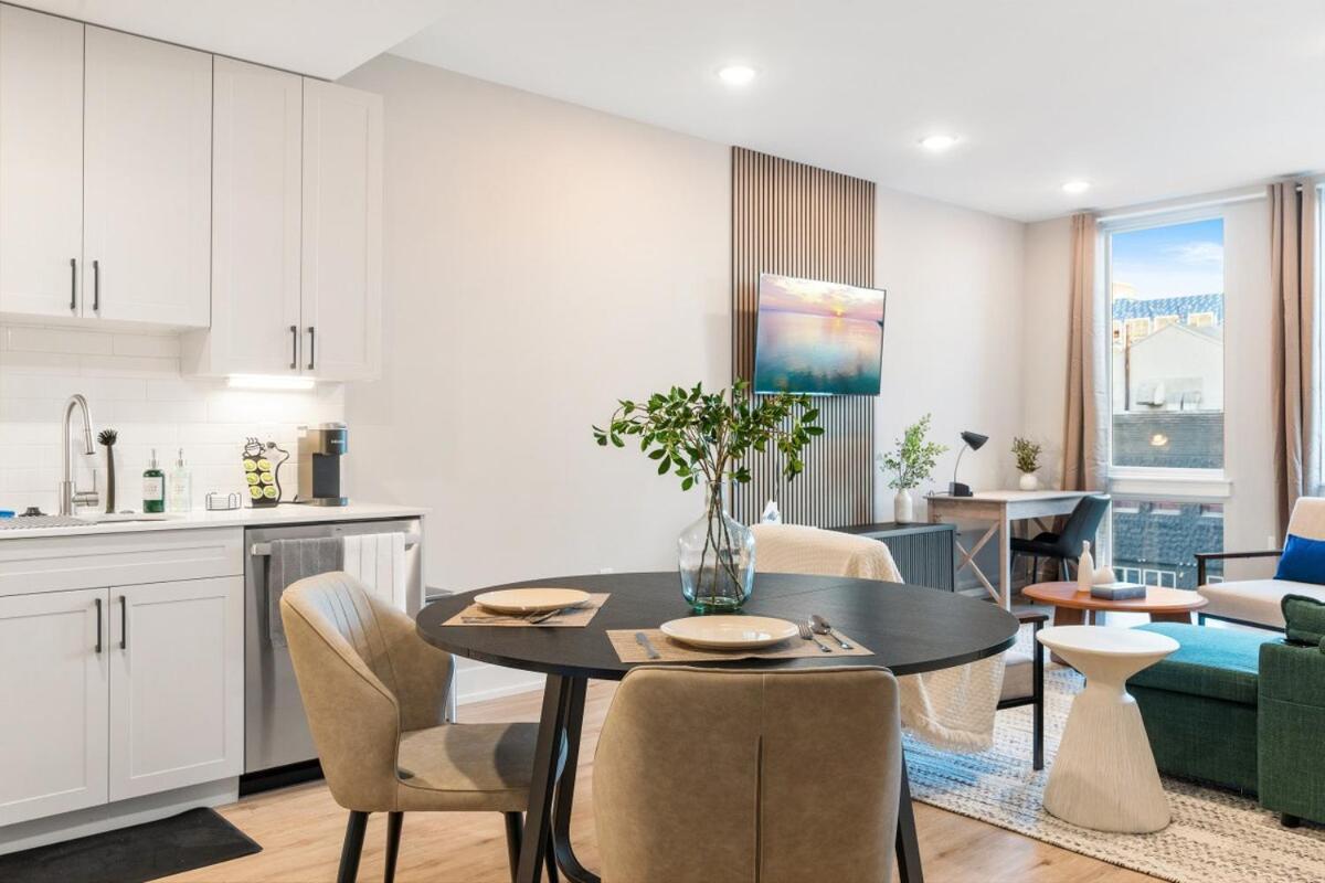 5 Mins To Old Town! Sleeps 4! With Rooftop Views! Apartment *
