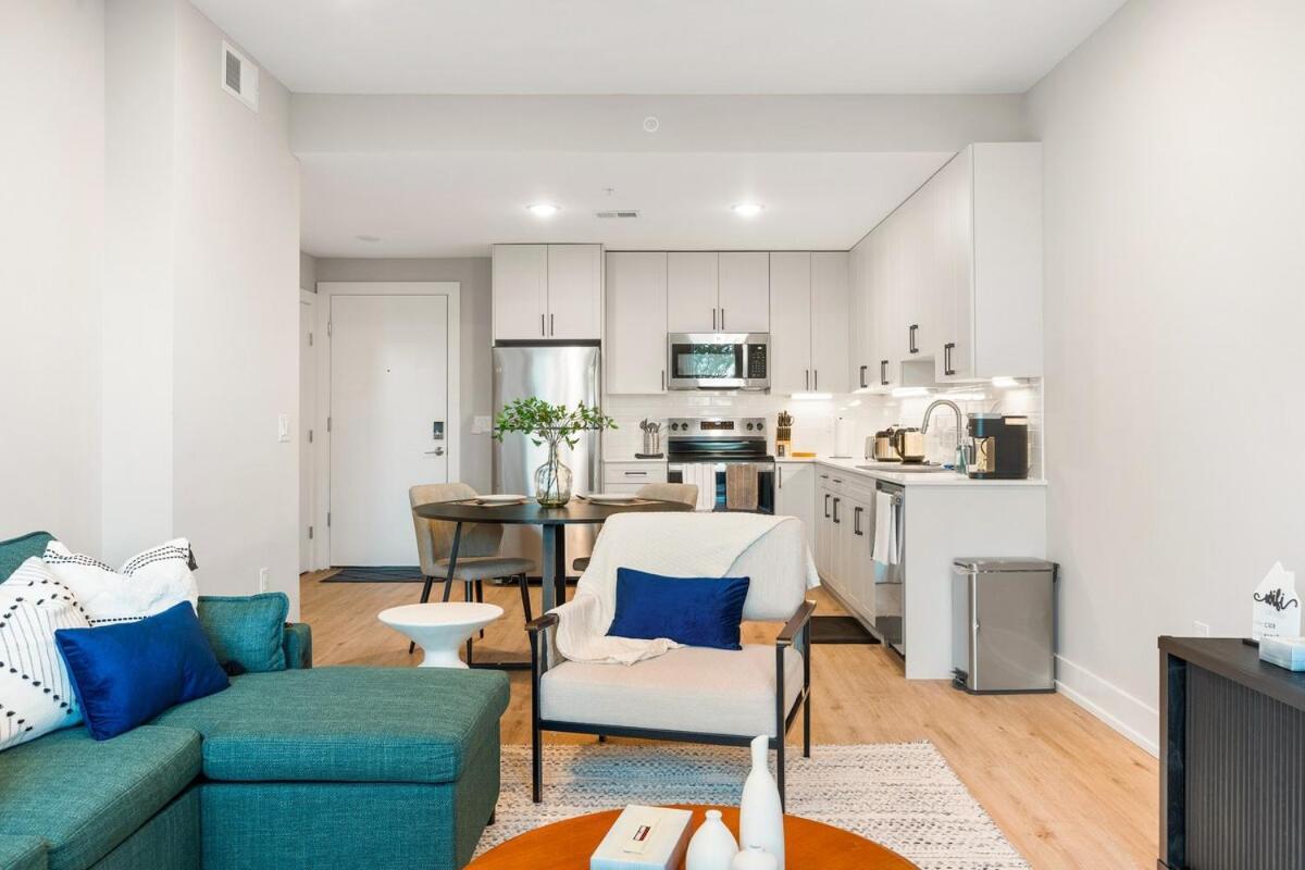 Apartment 5 Mins To Old Town! Sleeps 4! With Rooftop Views! *