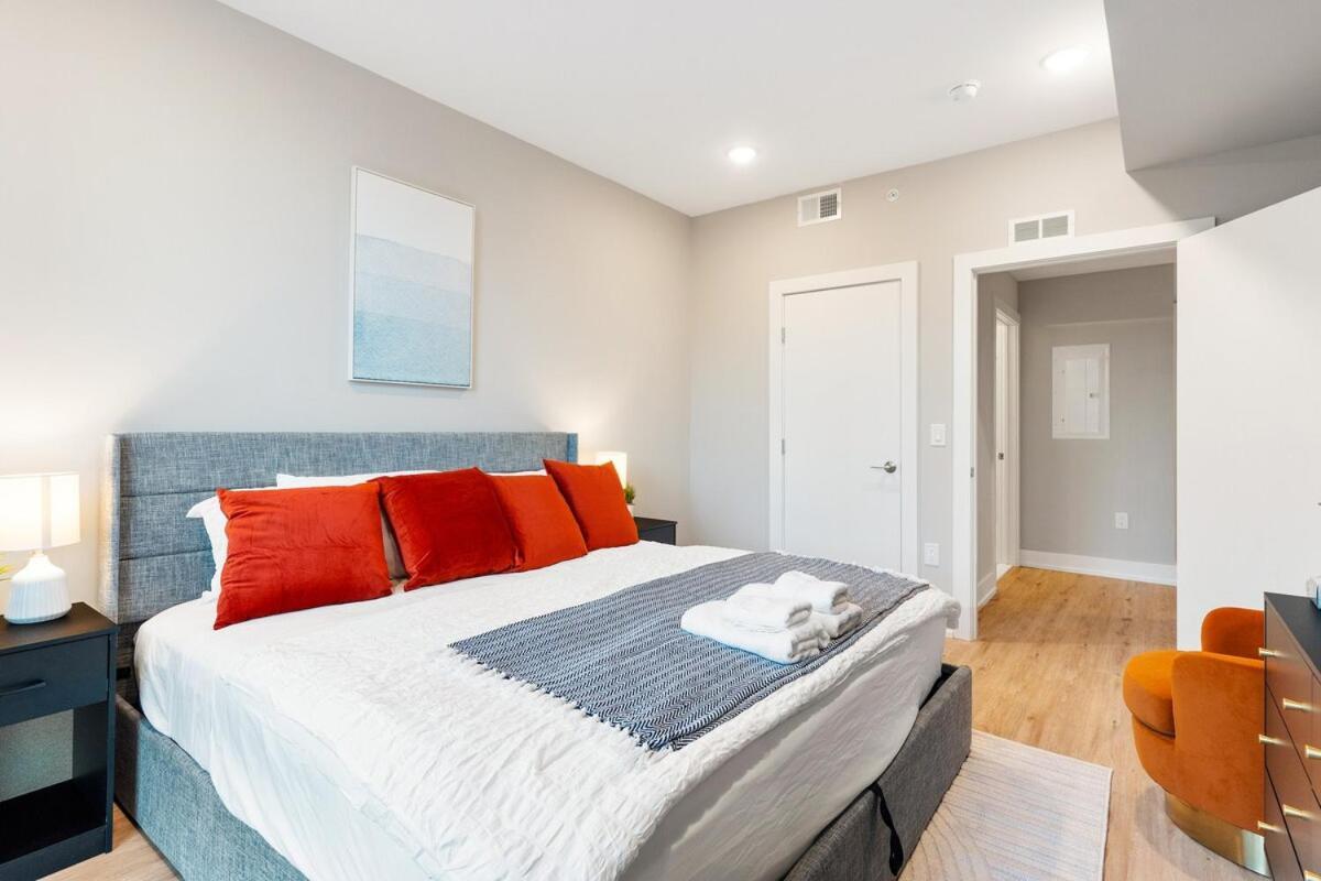 Apartment 5 Mins To Old Town! Sleeps 4! With Rooftop Views! *