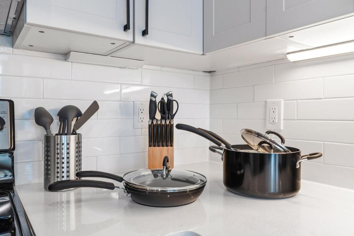 5 Mins To Old Town! Sleeps 4! With Rooftop Views! *