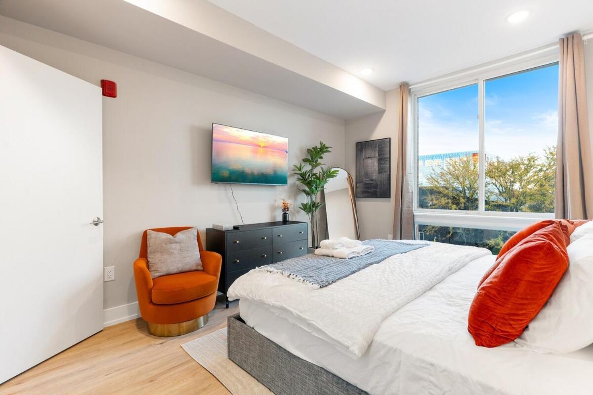 5 Mins To Old Town! Sleeps 4! With Rooftop Views!