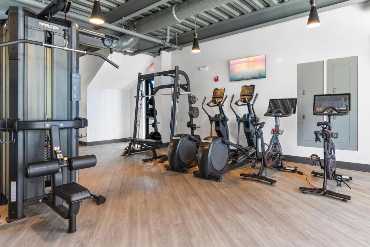Apartment 5 Mins To Old Town! Sleeps 4! With Rooftop Views! Philadelphia