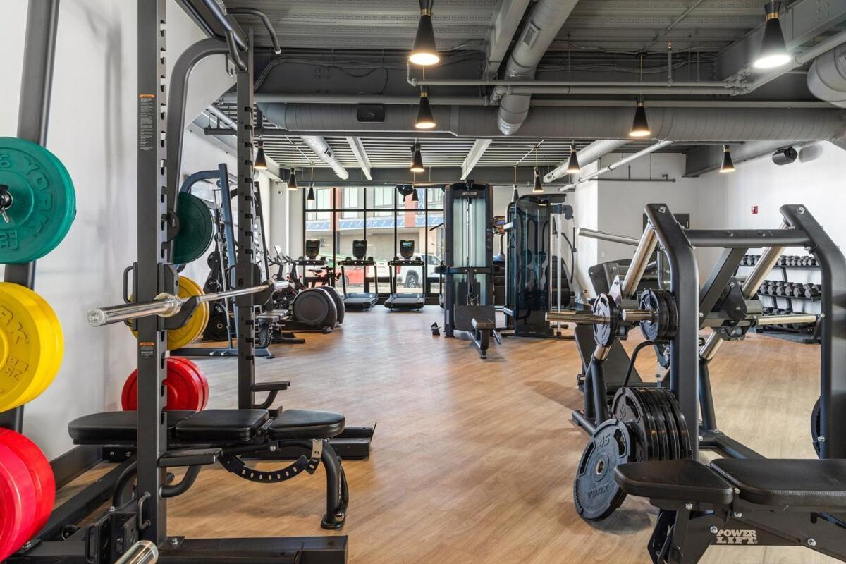 5 Mins To Old Town! Sleeps 4! With Rooftop Views! Philadelphia