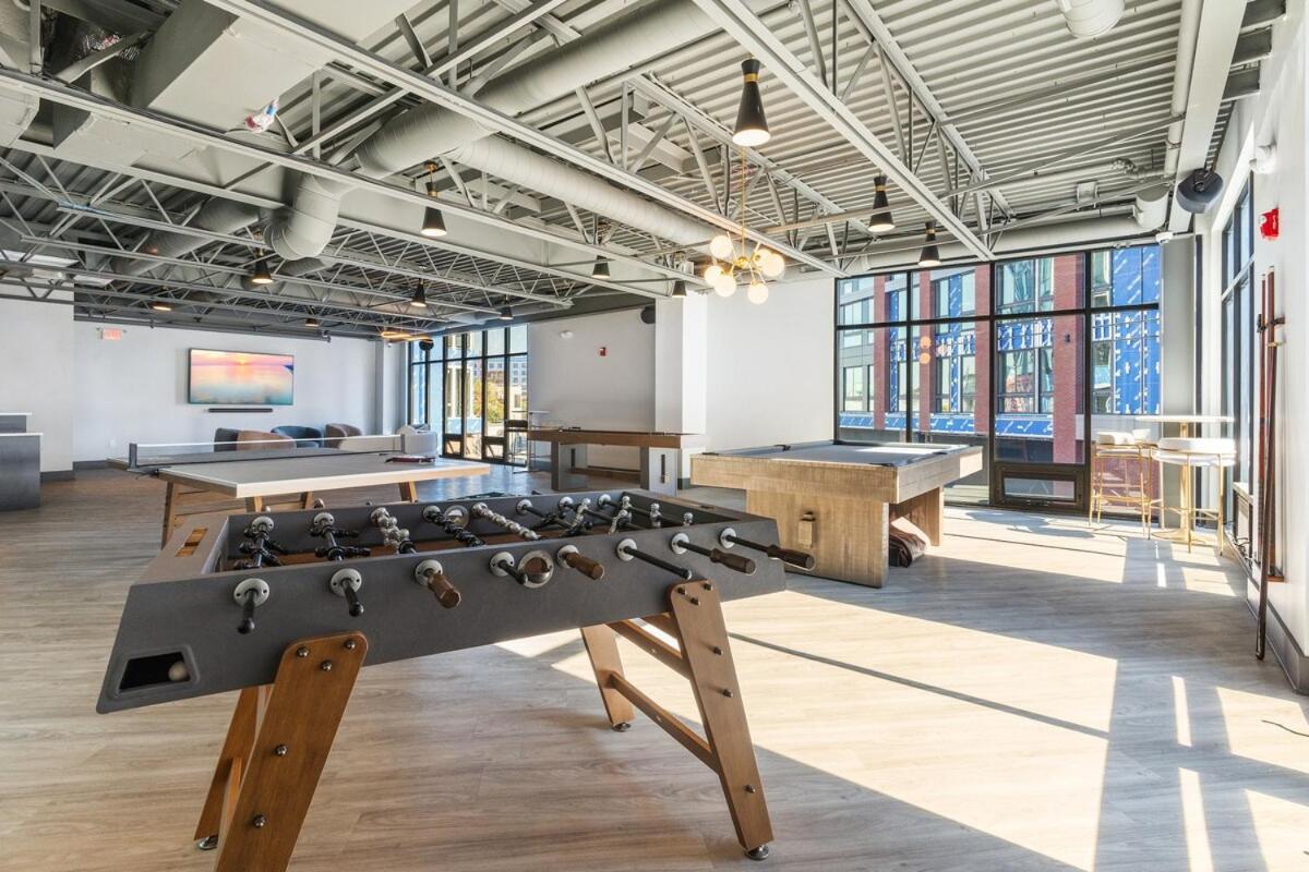 5 Mins To Old Town! Sleeps 4! With Rooftop Views!